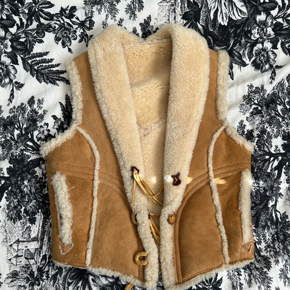 Vintage Suede and Shearling Vest from 1970s - Country Meets Rock’n’Roll